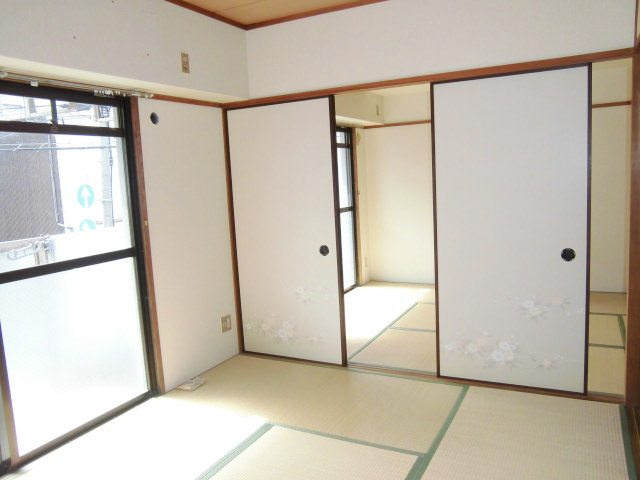 ウエストハイツ灘の和室