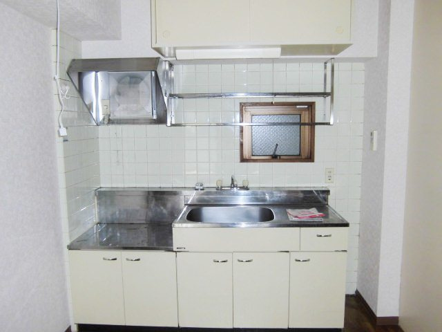 ウエストハイツ灘のキッチン