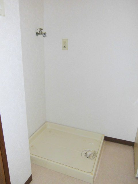 ウエストハイツ灘の洗面所