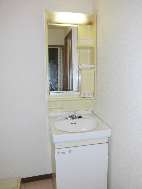 ウエストハイツ灘の洗面所