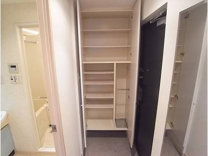 プレサンス三宮花時計前の収納