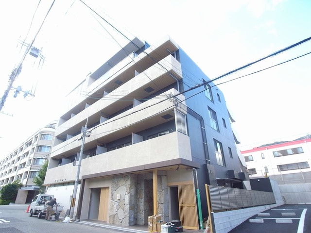 ラティ岡本の外観