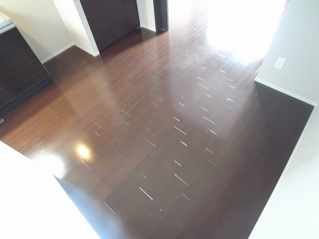 ラティ岡本の居間・リビング