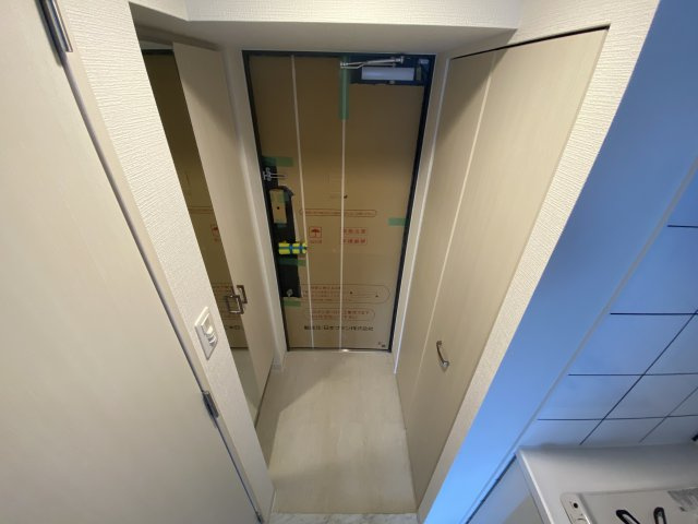 プロヴィスタ神戸三宮EASTの玄関