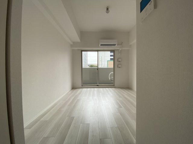 プロヴィスタ神戸三宮EASTの洋室