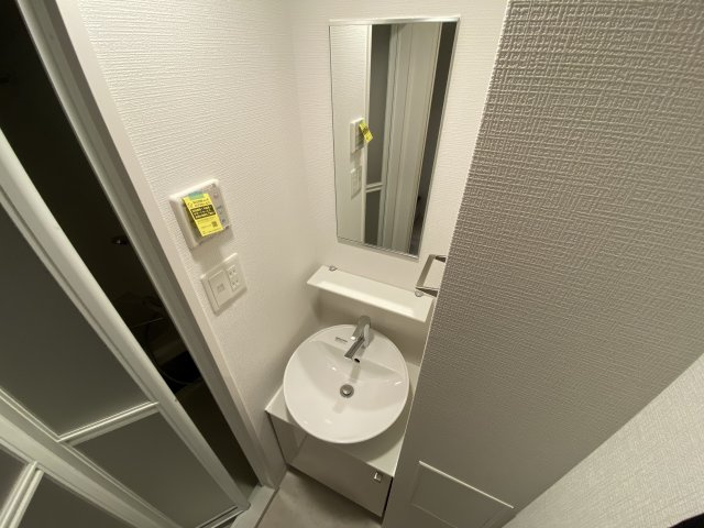 プロヴィスタ神戸三宮EASTの洗面所