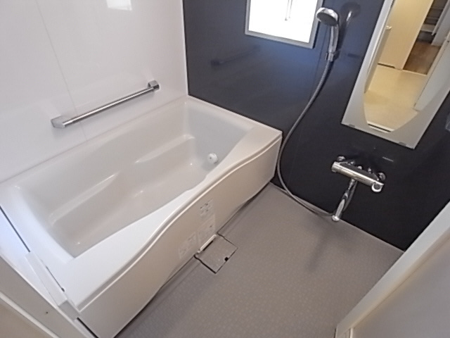 ラ・ウェゾン神戸海岸通の浴室