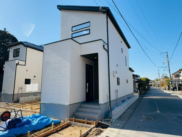 南国市緑ヶ丘2棟 1号棟の外観|1号棟　個性を引き立てる片流れ屋根が印象的。デザイン性と機能性を両立した住まい。
