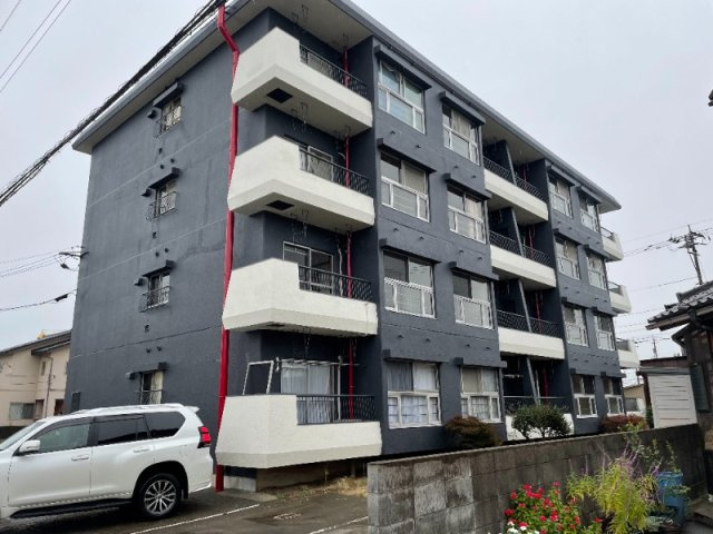 ハルール新田塚の駐車場