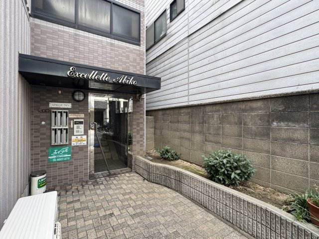 エクセレッテアビコのエントランス