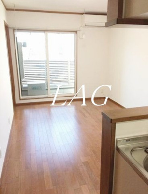 【居間・リビング】 | Fiore | 洋室のお部屋です。