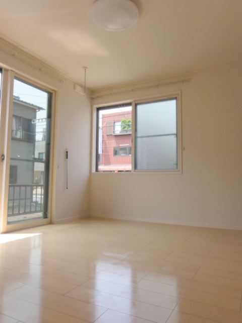 エミネンスの居間・リビング|同仕様別号室