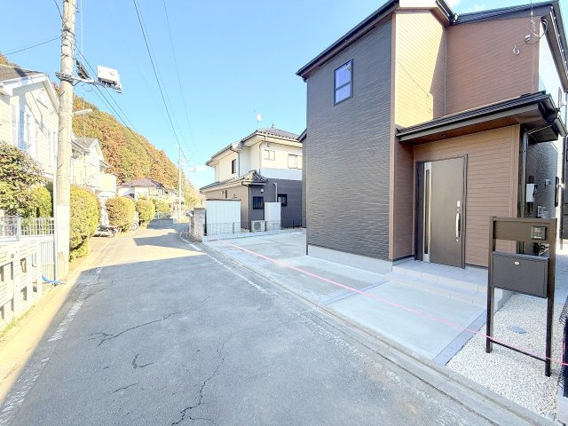 あきる野市五日市全４棟　新築分譲の前面道路含む現地写真