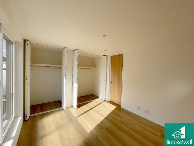 尼崎市西立花町5丁目　新築一戸建ての洋室|シンプルな洋室は、自分好みのインテリアが楽しめます♪ご家族とインテリアや家具を選びに行くのは新築購入時の醍醐味の一つです。ぜひお楽しみください♪