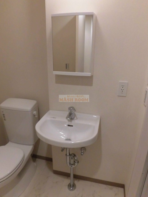 中野区本町２丁目の賃貸マンションの洗面所