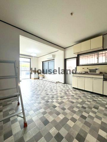 船所戸建の居間・リビング