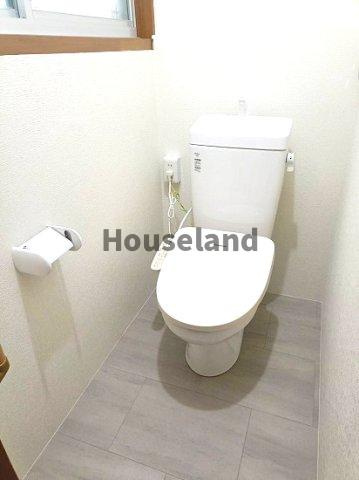 船所戸建のトイレ