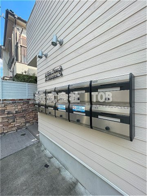 【エントランス】 | ファーストハウス桜上水 | メールBOX