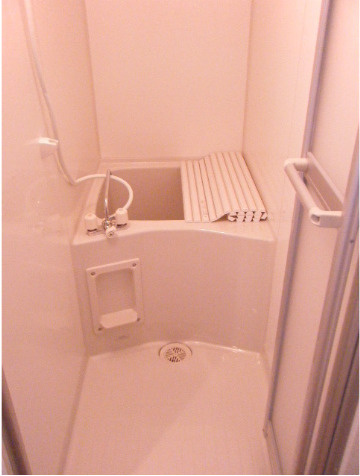 中野区本町５丁目の賃貸マンションの浴室