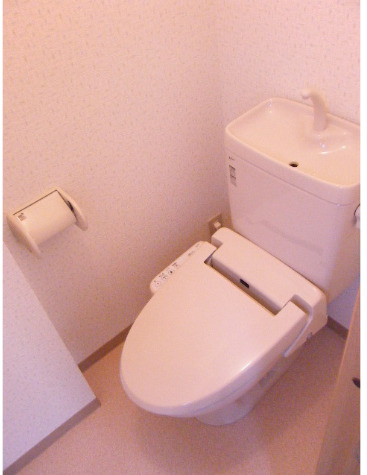 中野区本町５丁目の賃貸マンションのトイレ