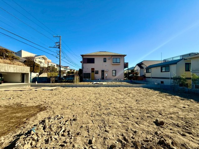 鎌倉市梶原新築戸建の前面道路含む現地写真|住みやすさと環境の良さを兼ね備えた梶原エリア。