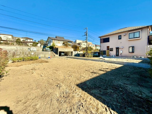 鎌倉市梶原新築戸建の前面道路含む現地写真|住宅地として人気のある、鎌倉市梶原3丁目の土地。