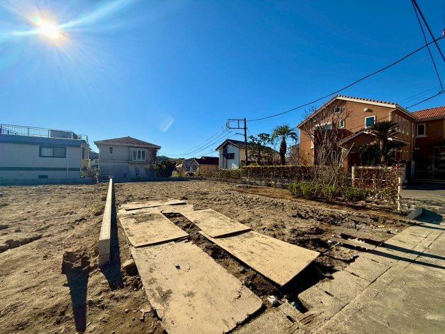 鎌倉市梶原新築戸建の前面道路含む現地写真|ファミリー層にも選ばれている、住み心地の良いエリア。