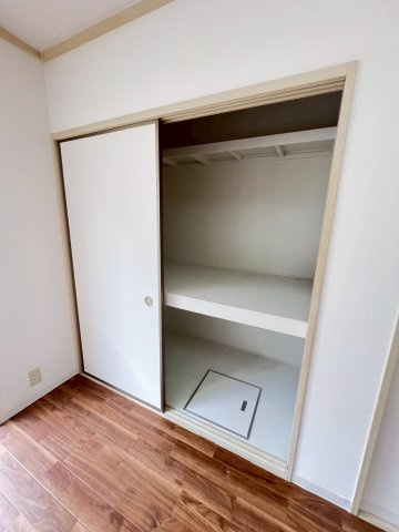 【収納】 | アスモ美しが丘　B | 洋室①☆