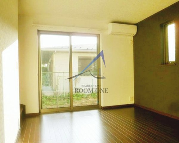 Ｔｅｒｒａｃｅ　Ｔａｍｉａｓ