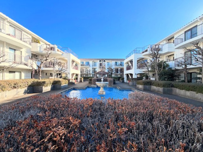 【その他共用部分】 | プリシード市ヶ尾 | ◆爽やかな青空の下に贅沢なほどに降り注ぐ陽光、豊かな居住性と、クオリティが見事に調和した住空間は、住まうことの喜びを感じさせてくれます。ゆとりある広い敷地で開放的なお住まいです。