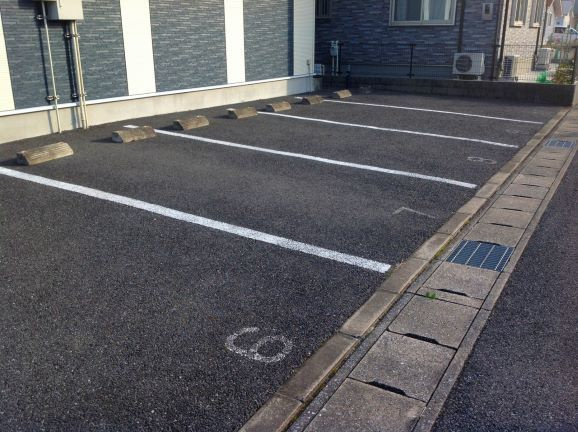 レオネクストＳＵＮＦＬＯＷＥＲの駐車場