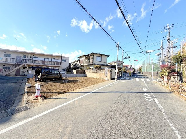 福生市熊川全１棟　新築戸建の前面道路含む現地写真