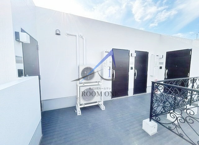 ＨＪ　ＰＬＡＣＥ　ＮＩＳＨＩＨＡＲＡのエントランス|エントランスです。