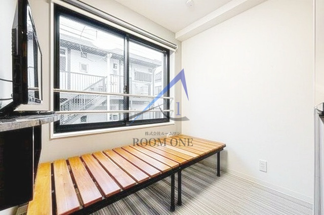 ＨＪ　ＰＬＡＣＥ　ＮＩＳＨＩＨＡＲＡの居間・リビング|洋室のお部屋です。