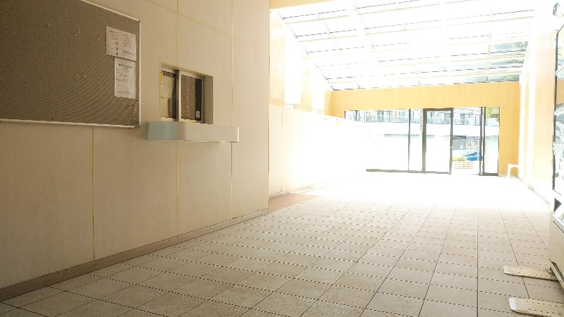 プライムアーバン武蔵小金井のエントランス