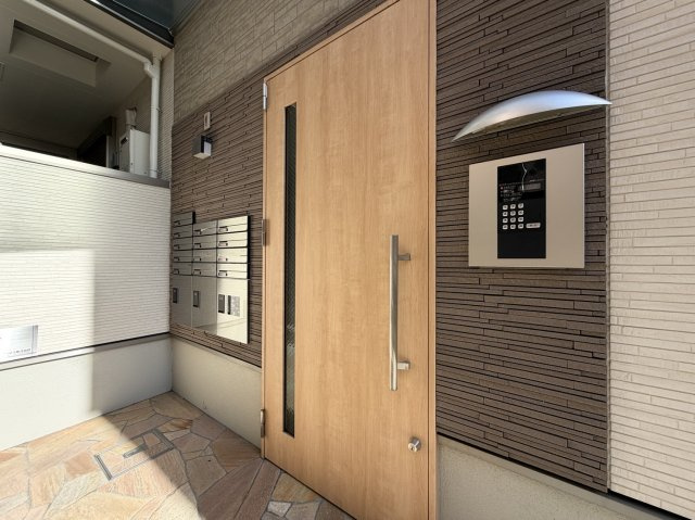 フジパレス杉本町駅西Ⅳ番館のエントランス