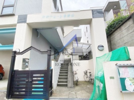 アマーレ・しもきたのエントランス|エントランスです。