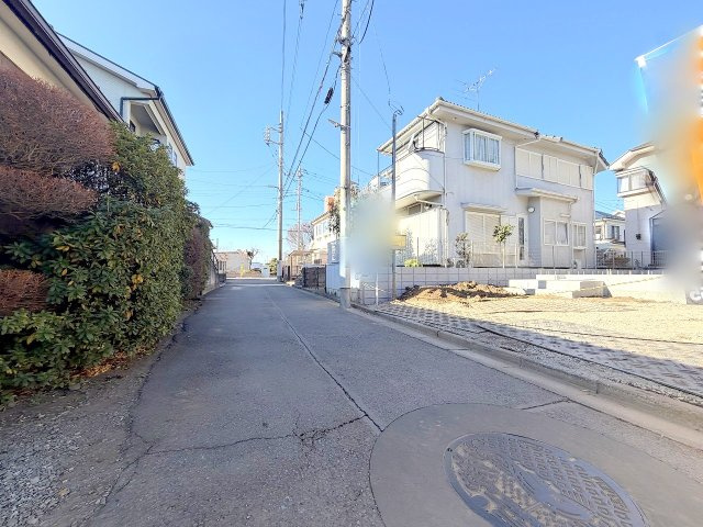 昭島市上川原3丁目　新築戸建の前面道路含む現地写真