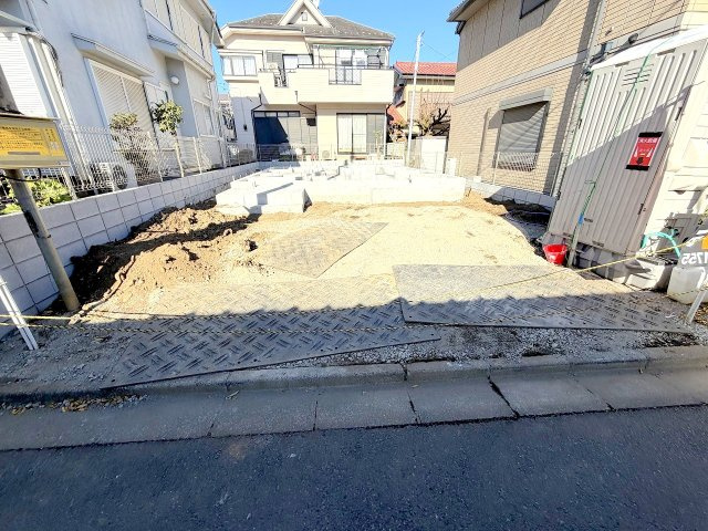 昭島市上川原3丁目　新築戸建の駐車場