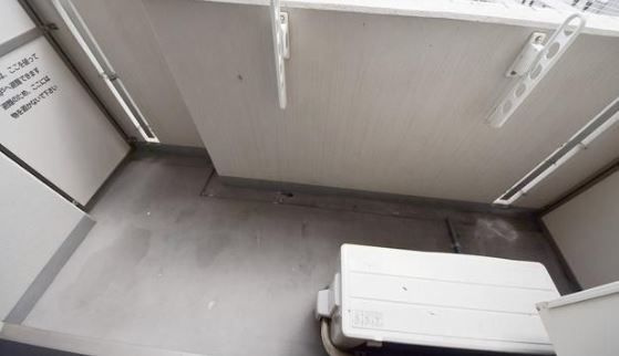 Ｒｉｓｉｎｇ　ｐｌａｃｅ南千住のバルコニー