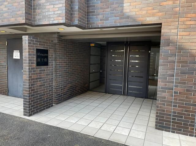 Ｒｉｓｉｎｇ　ｐｌａｃｅ南千住のエントランス