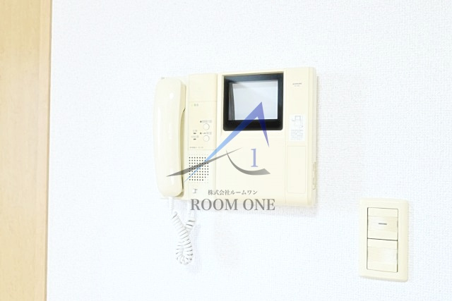 スカイコート門前仲町のセキュリティ|モニター付きインターホンです。