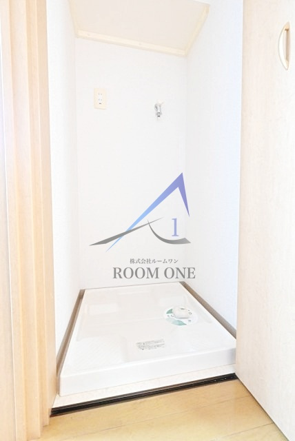 スカイコート門前仲町の設備|洗濯機置き場です。