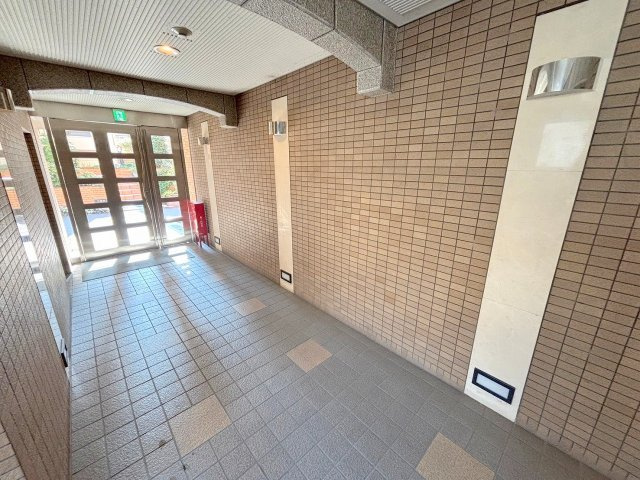新大阪ファミール西館のロビー