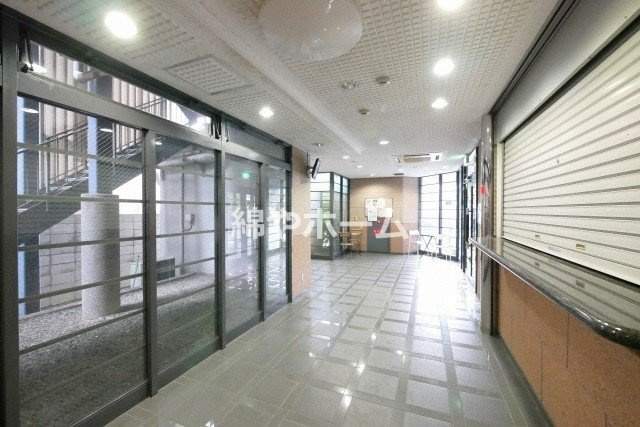 メロディーハイム夕陽丘のロビー|ゆとりのあるロビーです