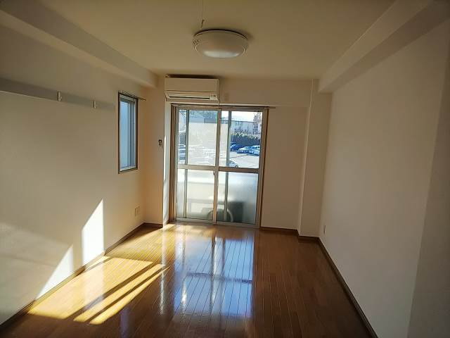 川崎市麻生区万福寺２丁目の賃貸マンションの居間・リビング