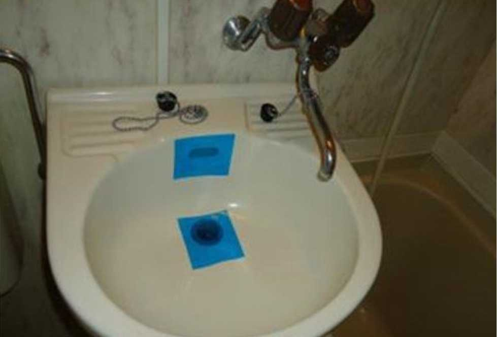 レジダンス・イン・三軒茶屋　敷金０　礼金０　冷蔵庫の洗面所