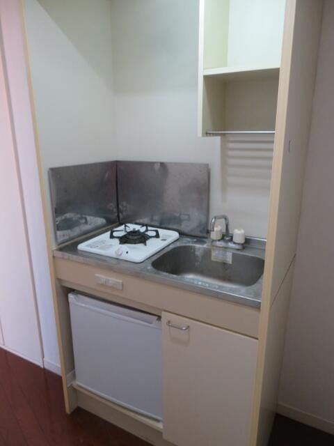 アルファ三ノ輪のキッチン|開放的な寝室です