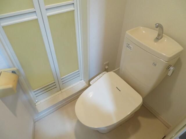 アルファ三ノ輪のトイレ|日々の疲れを癒すお風呂付です