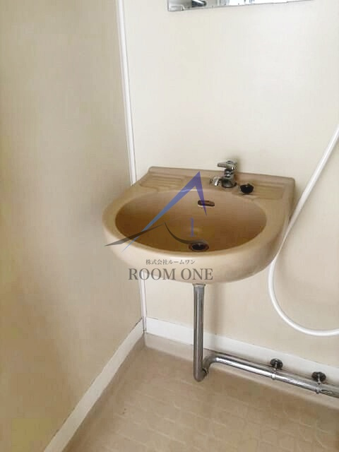 メイプルハイツの洗面所|洗面台です。